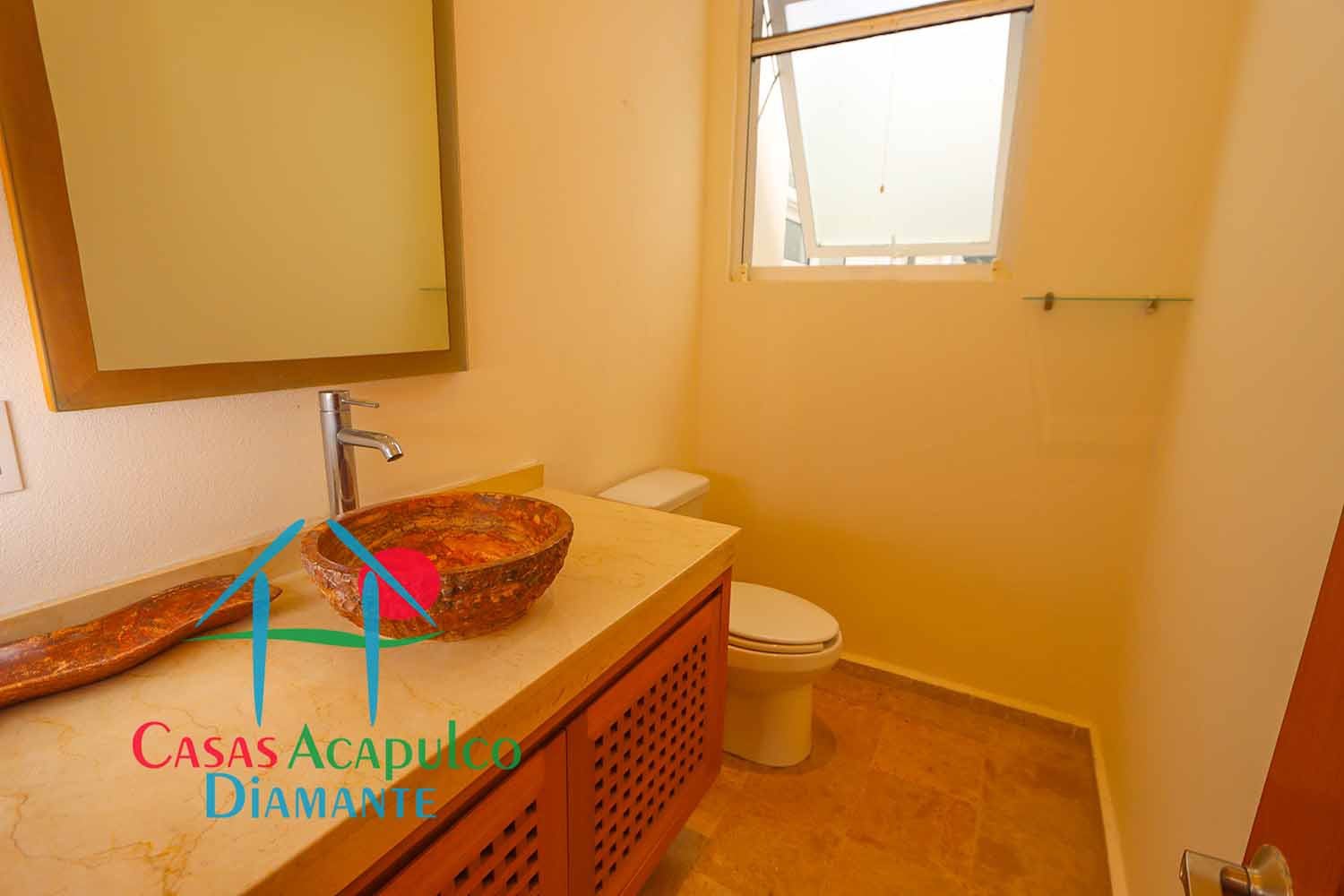 Villa Skyros - Baño de visitas 1